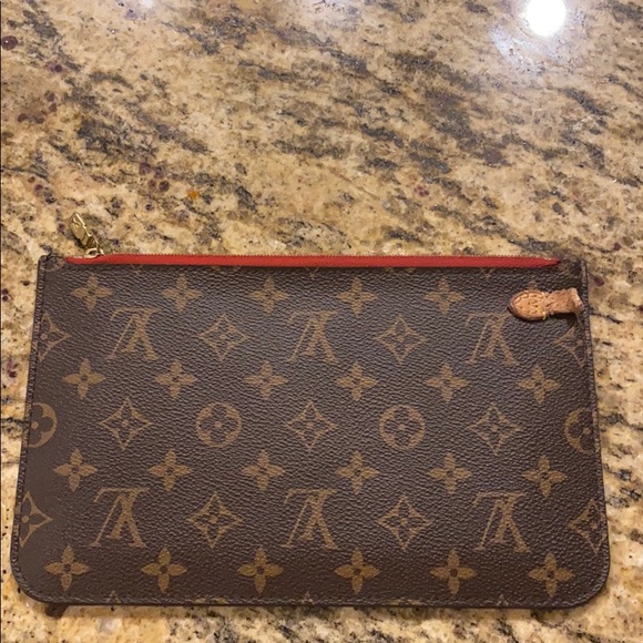 Louis Vuitton clutch - Picture 2 of 4